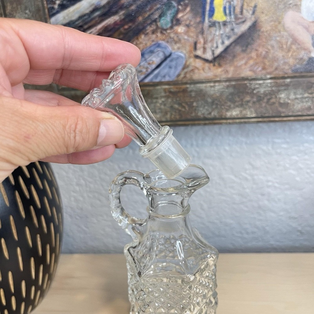 Vintage Anchor Hocking Wexford Pressed Glass Oil & Vinegar Decanters Cruets Set - Picture 4 of 9
